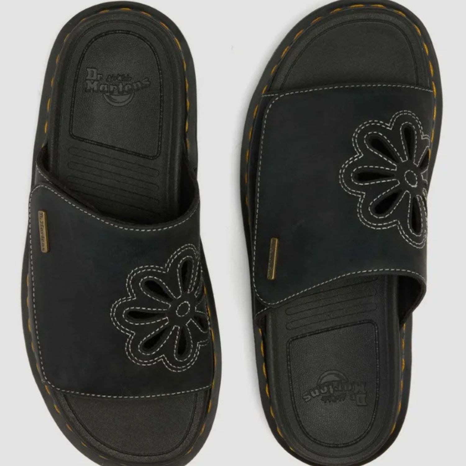DR MARTENS ZEBZAG DUNNET FLOWER SLIDE- BLACK WYMOMING
