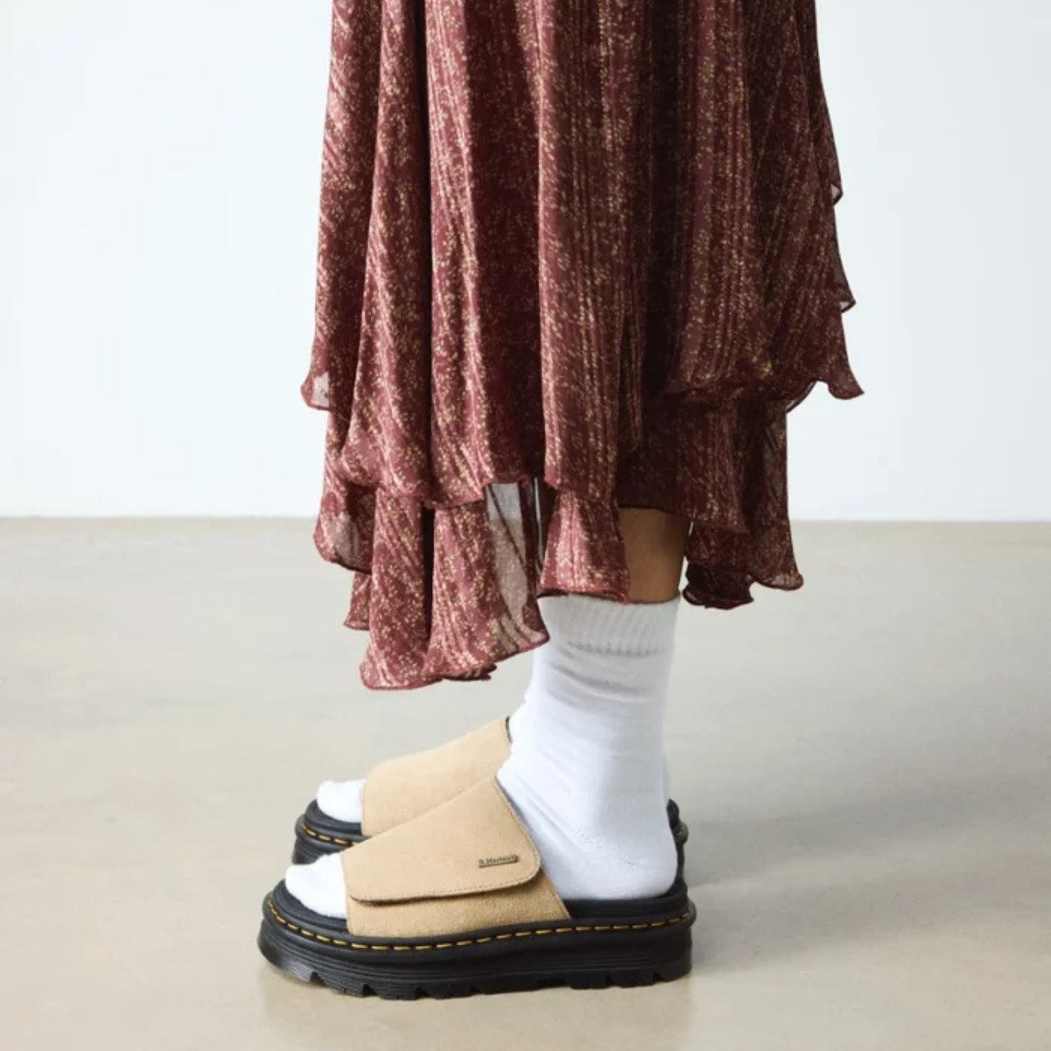 DR MARTENS ZEBZAG SLIDE SUEDE- SAVANNAH TAN EH SUEDE