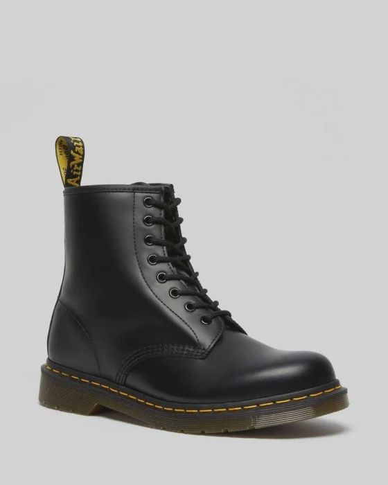 DR MARTENS 1460 8 EYE BOOT - BLACK SMOOTH