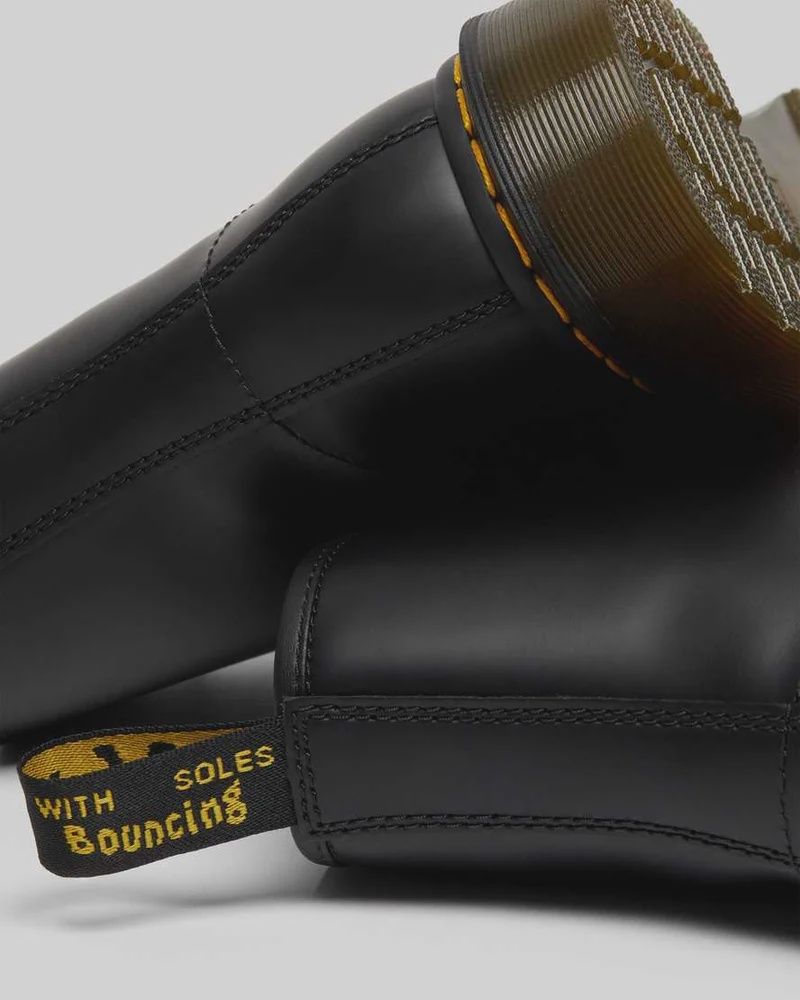 DR MARTENS 1460 8 EYE BOOT - BLACK SMOOTH