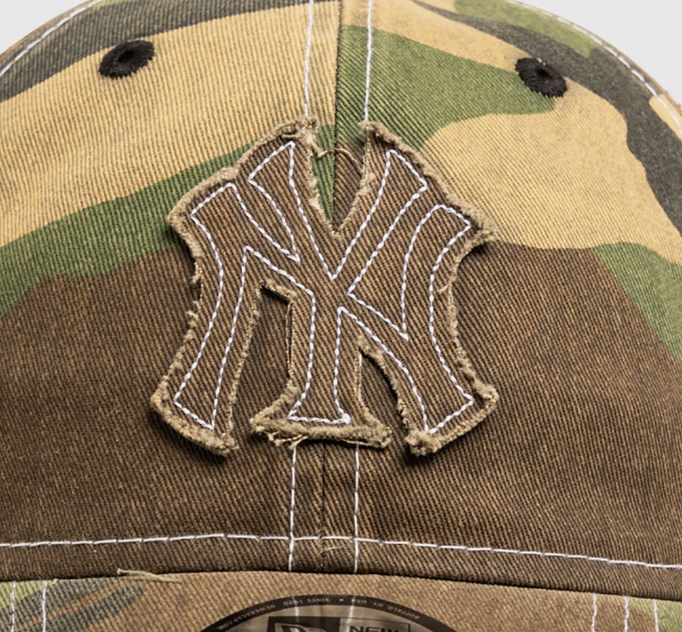 NEW ERA 9TWENTY NY YANKEES MLB CAP - FRAYED WOODLAND