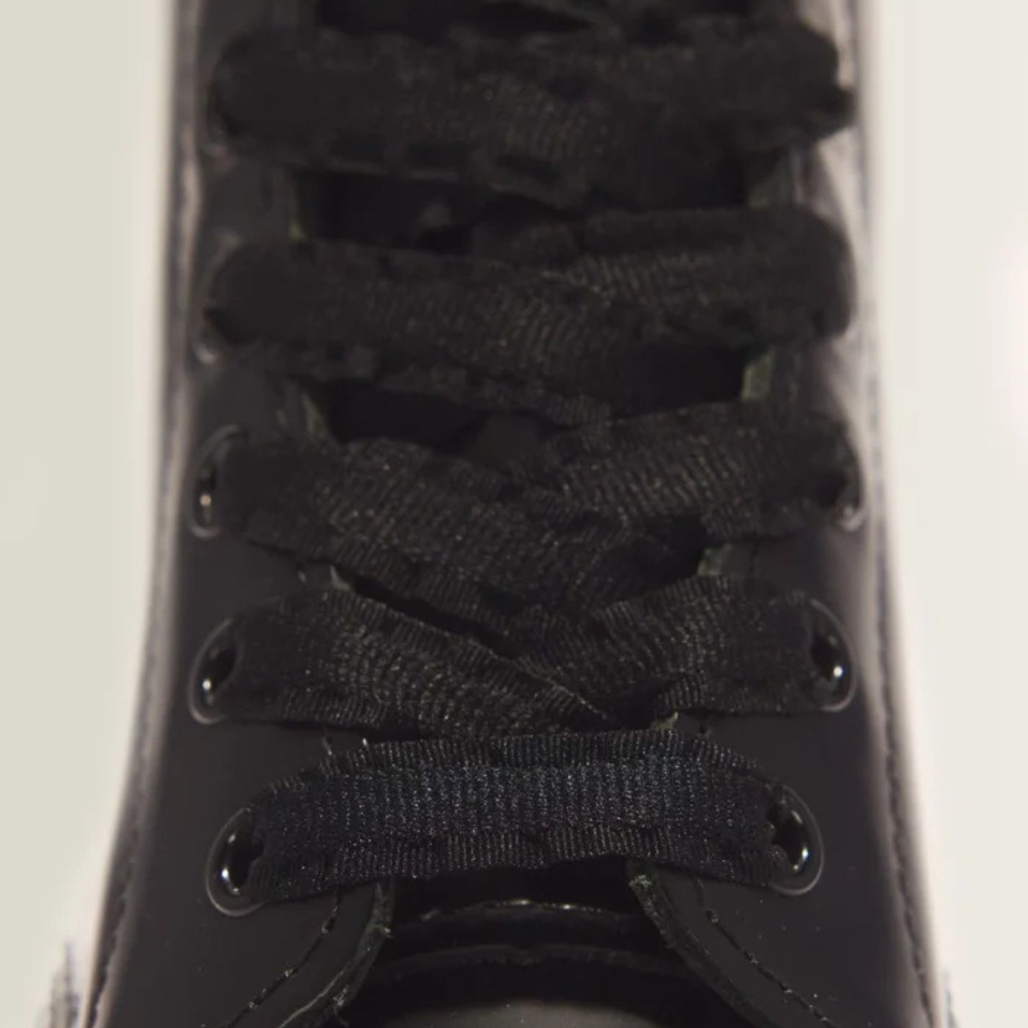 DR MARTENS 140CM FRILL RIBBON LACE - BLACK