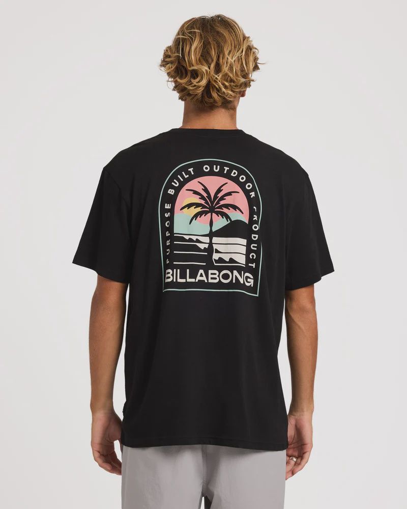 BILLABONG MENS SUN DOWN ADIV PREMIUM SS TEE - BLACK