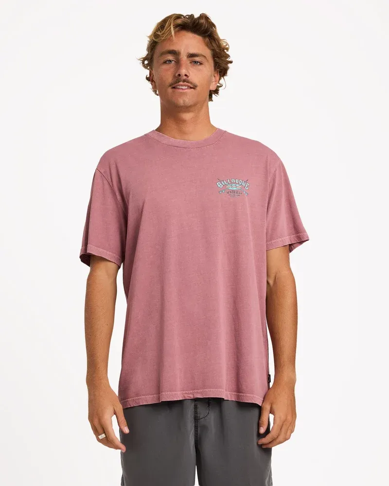 BILLABONG MENS HERITAGE ARCH WW PREMIUM SS TEE - RED DAHLIA