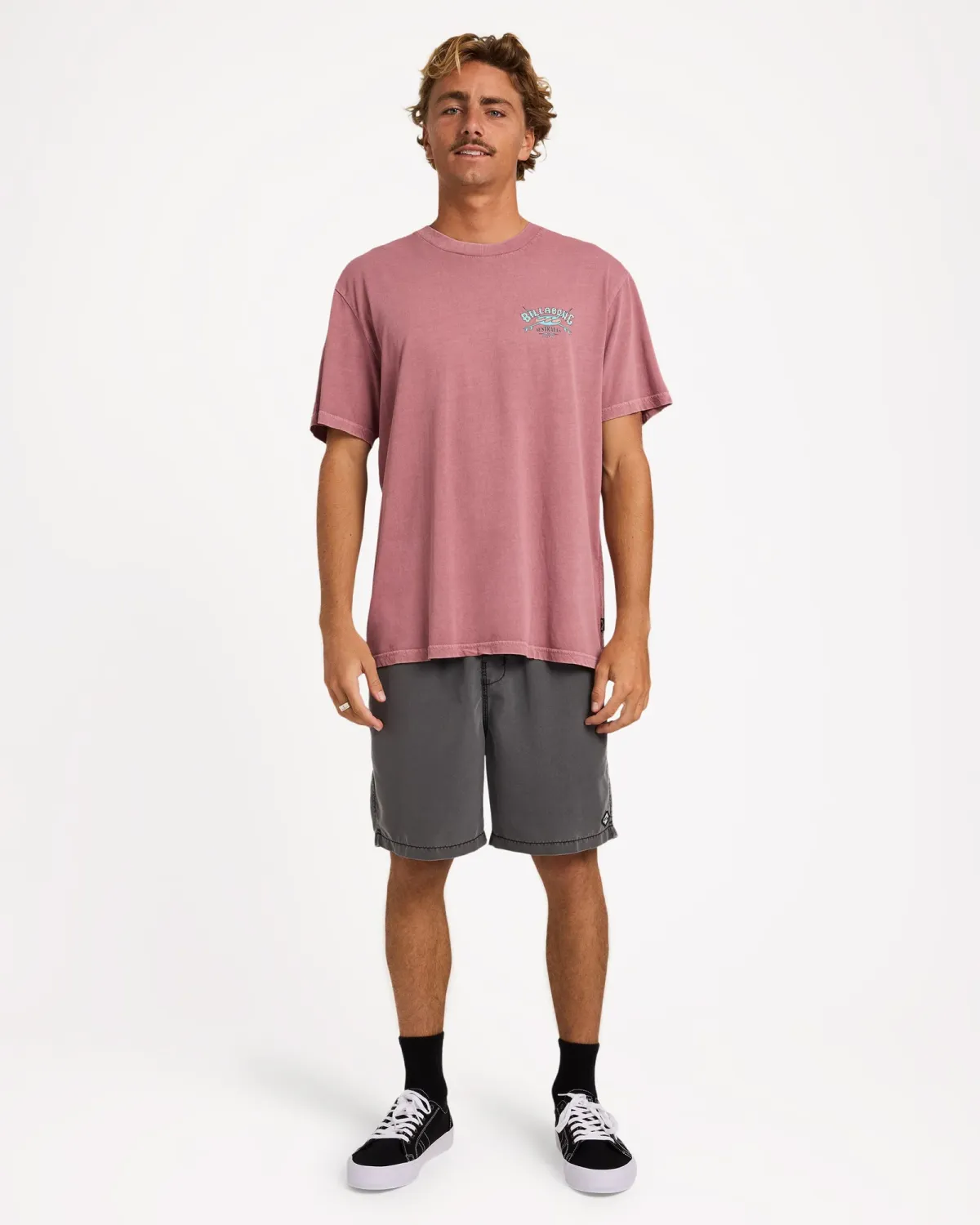 BILLABONG MENS HERITAGE ARCH WW PREMIUM SS TEE - RED DAHLIA