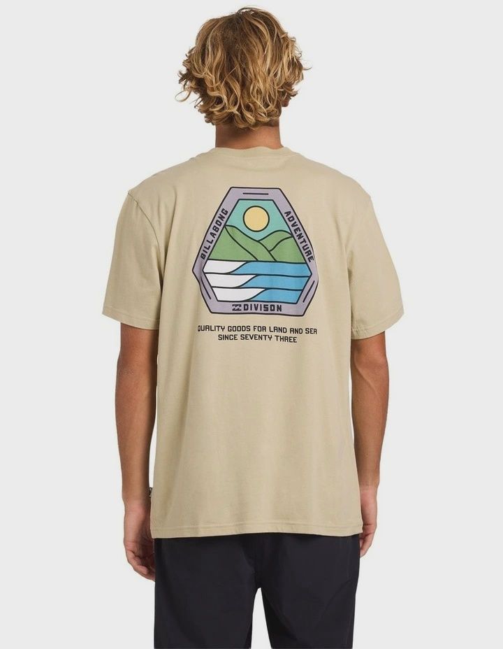 BILLABONG MENS ROCKIES ADIV PREMIUM SS TEE - SAND KHAKI
