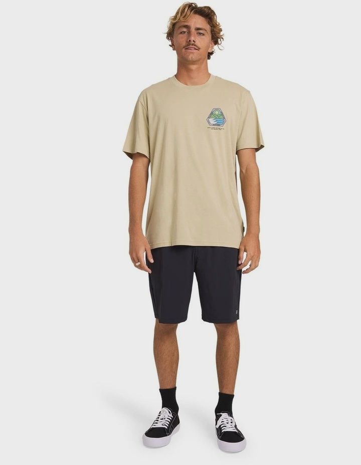 BILLABONG MENS ROCKIES ADIV PREMIUM SS TEE - SAND KHAKI