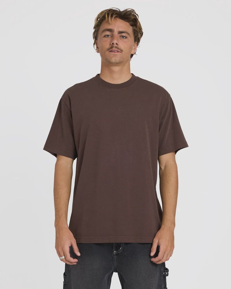 BILLABONG MENS PREMIUM WAVE WASH SS TEE - CHOCOLATE