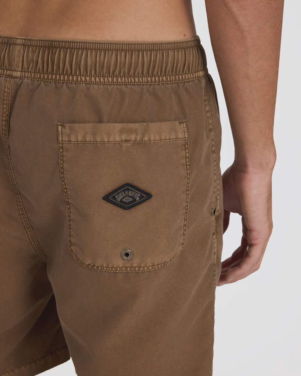 BILLABONG MENS ALL DAY OVERDYED LAYBACK SHORT - COFFEE BEAN