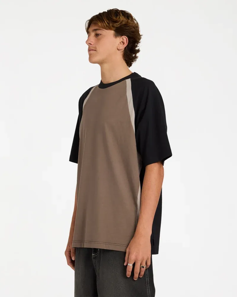 BILLABONG MENS SPEC FLUID SS TEE - GRAVEL