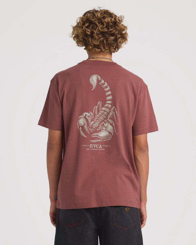 RVCA MENS SCORPO SS TEE - RED EARTH