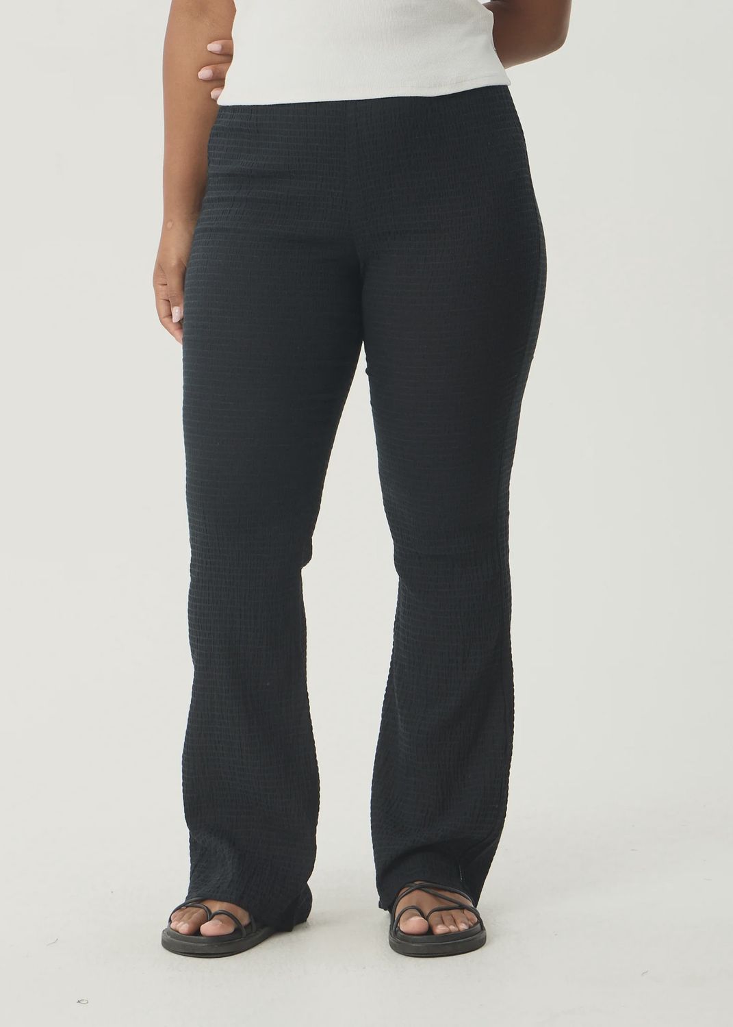 AFENDS WOMENS FOCUS SEERSUCKER FLARE PANT - BLACK