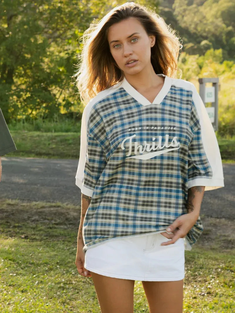THRILLS WOMENS DESERT REVERB V NECK OVERSIZED TEE - DUSTY BLUE