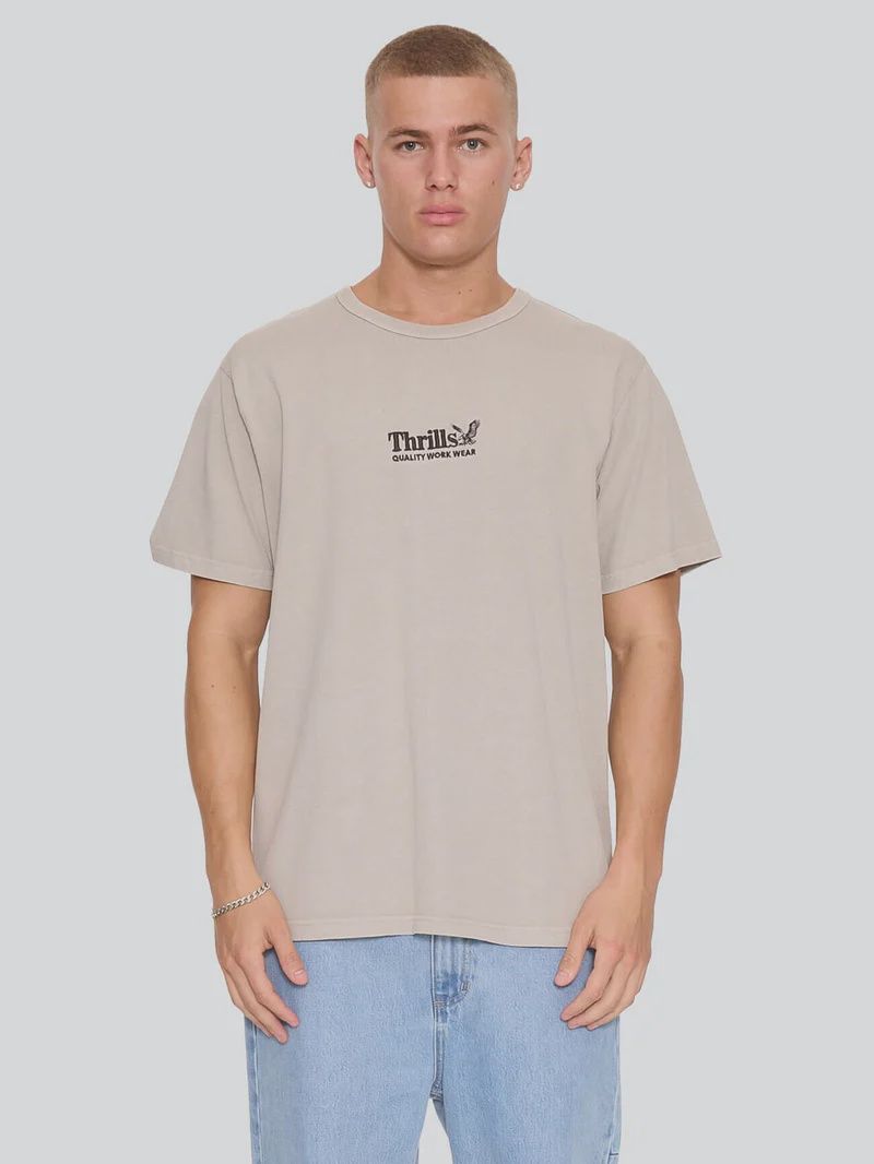 THRILLS MENS THRILLS WORKWEAR EMBRO MERCH TEE - PUMICE STONE