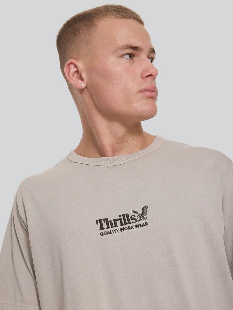 THRILLS MENS THRILLS WORKWEAR EMBRO MERCH TEE - PUMICE STONE