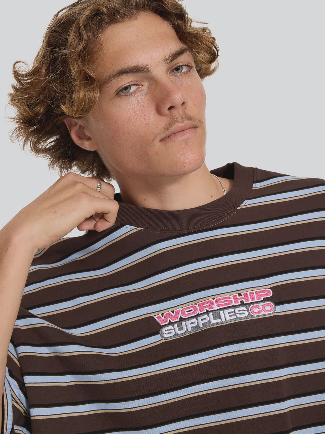 WORSHIP MENS GLOBO STRIPE BOX CROP TEE - GANACHE STRIPE