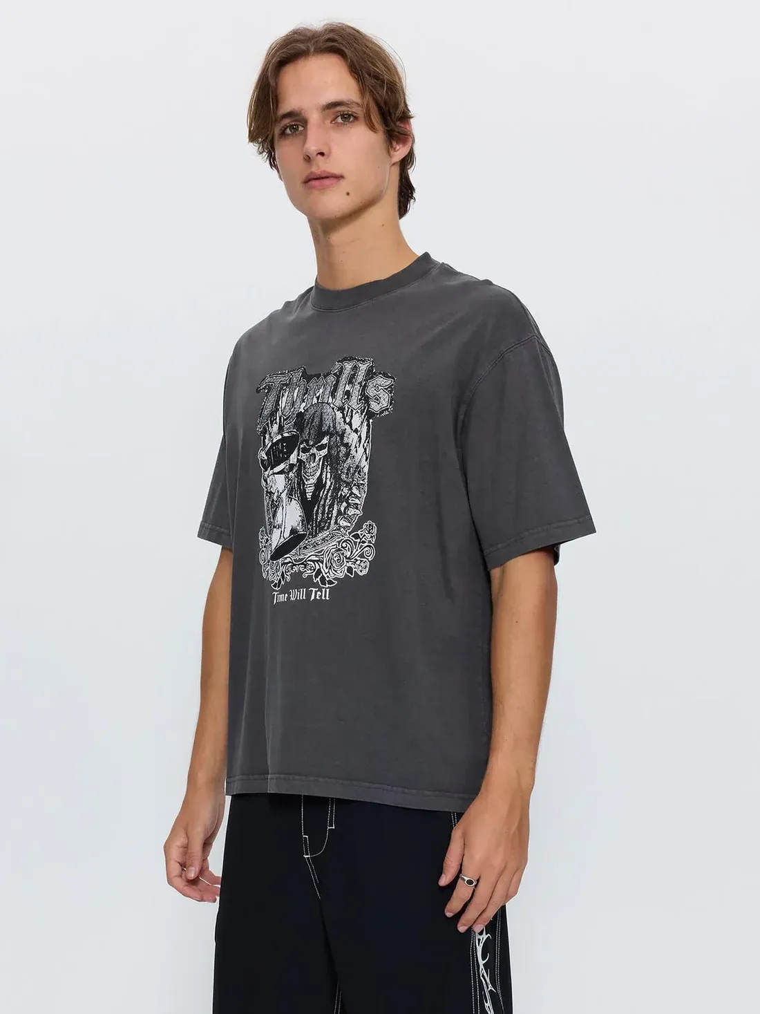 THRILLS MENS TIME WILL TELL OVERSIZE BOX CROP TEE - DARK MERCH BLACK