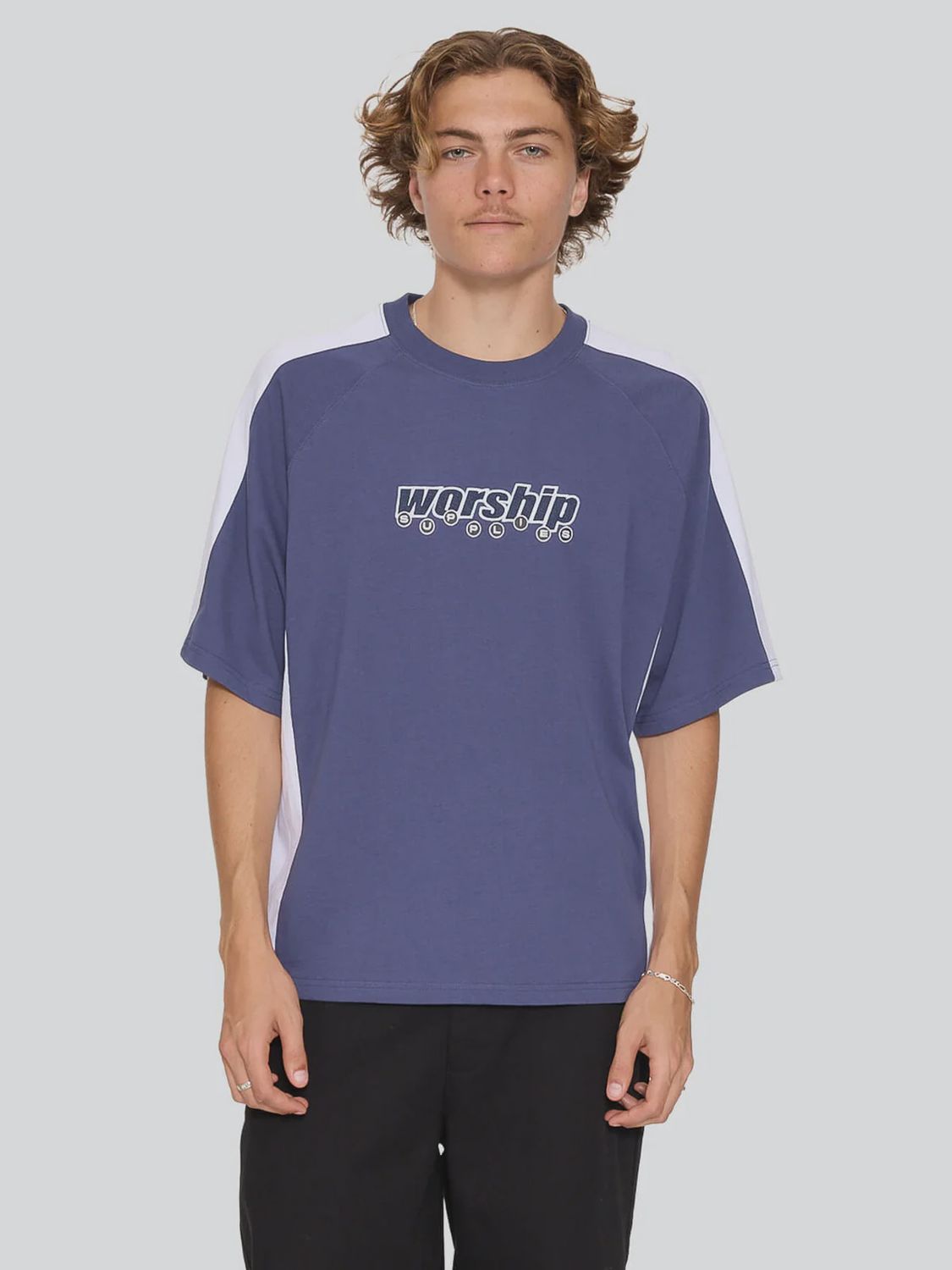 WORSHIP MENS LINE STEPPER BOX CROP RAGLAN TEE - CROWN BLUE