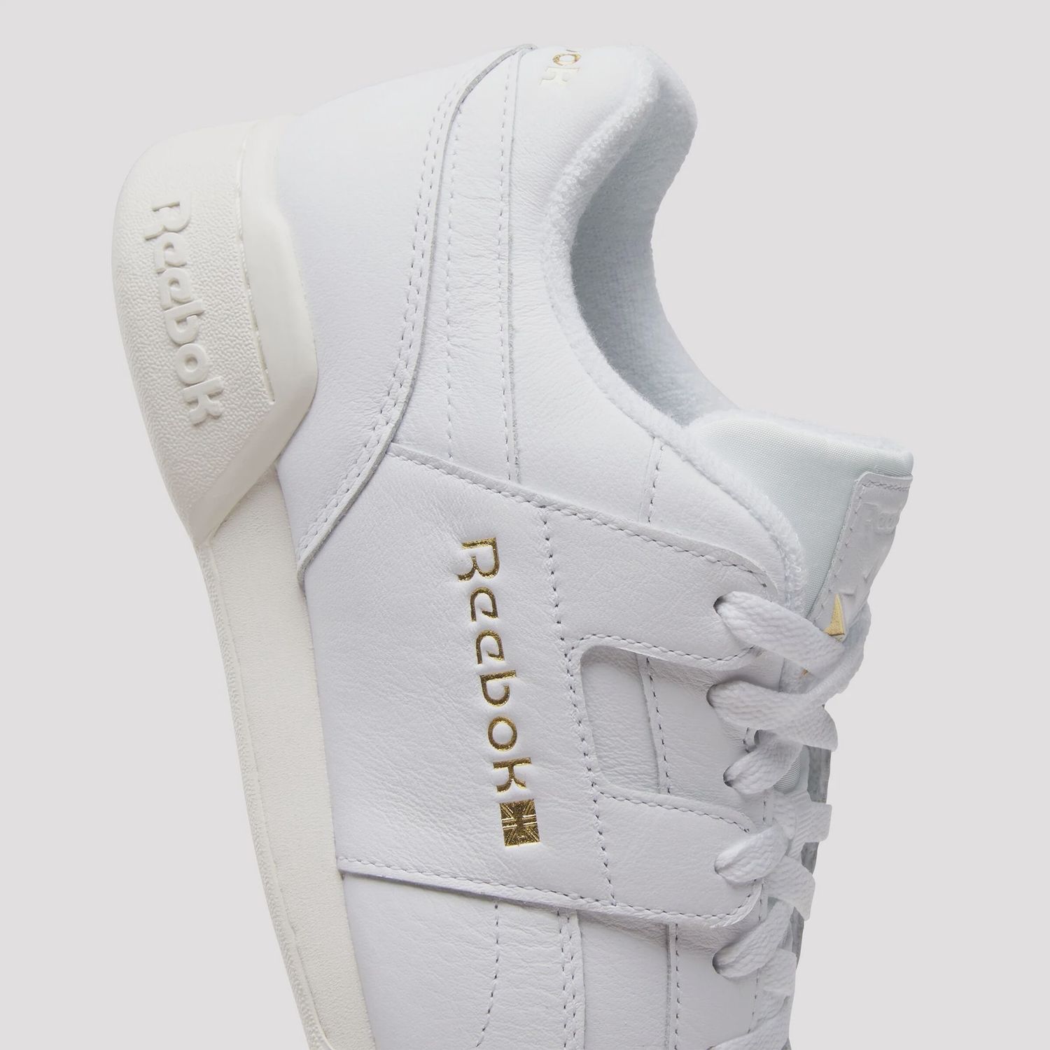 REEBOK UNISEX WORKOUT PLUS SHOE - CHALK/FTWRWHITE/GOLDMETALLIC