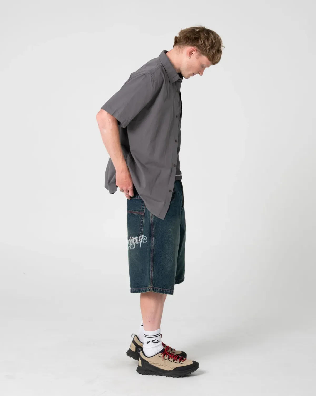 RUSTY MENS SPRAY N PRAY SHORT SLEEVE SHIRT - STEEL