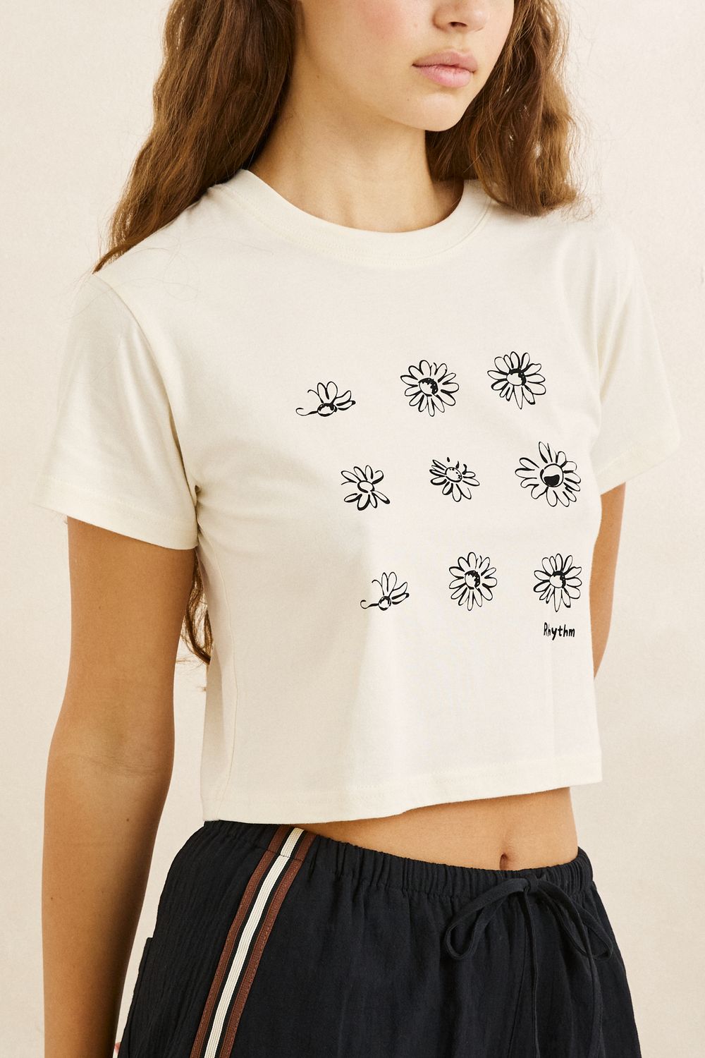 RHYTHM WOMENS GEORGIA FLORAL CROP CREW TEE - WHTIE