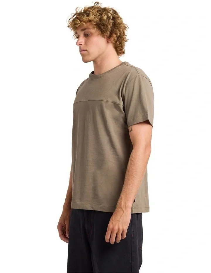 RVCA MENS DAYSHIFT WORKSHOP SS TEE - MUSHROOM