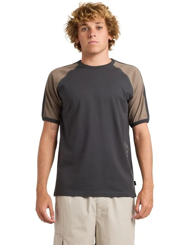RVCA MENS STITCH RAGLAN SS TEE - PIRATE BLACK