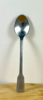 bestek collectie theelepels kaasmesjes en servetringen