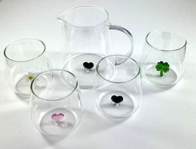 glaswerk collectie wijnglazen waterglazen en karaffen