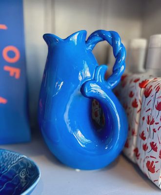 Waterkaraf in de vorm van een blauwe vis