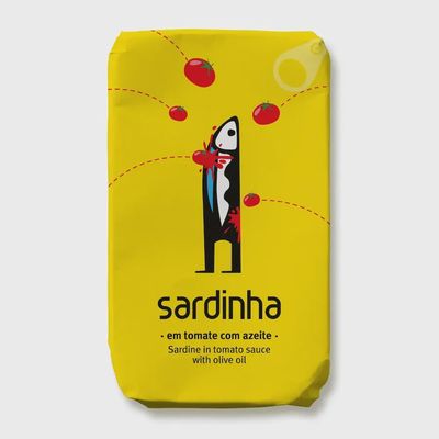 Sardines in tomatensaus in decoratieve verpakking
