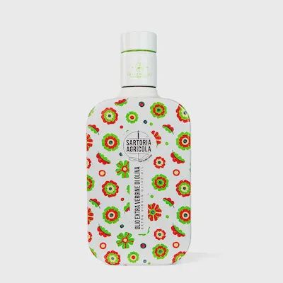 Olijfolie extra vergine in fles met rode en groene bloemen