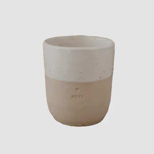 Stoneware beker HERS handgemaakt in Portugal 320 ml
