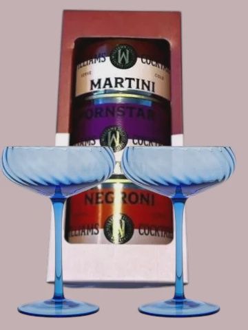 cocktail borrelpakket met glazen en blikjes cocktails