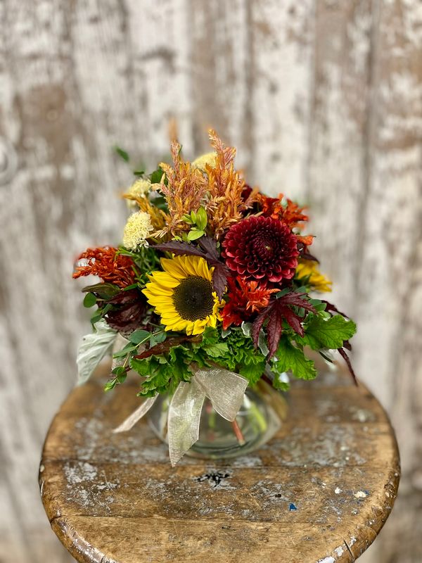 Floral Dahlia Centerpiece