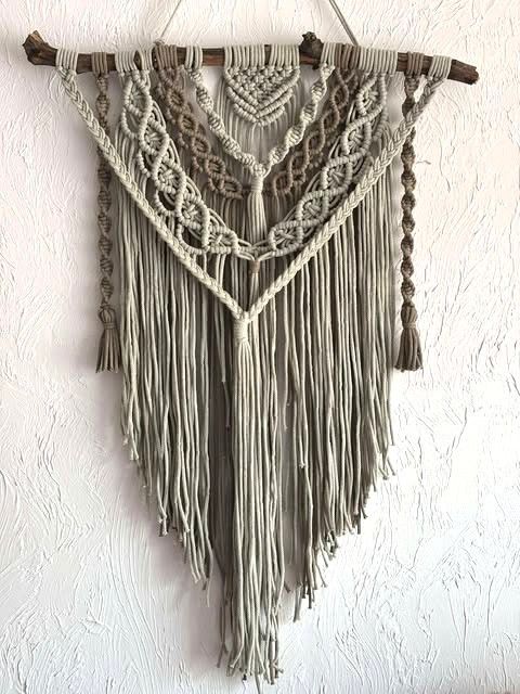 Makrama boho duża na gałęzi