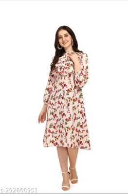 OOMPH Women&#39;s Floral Round Green Kurtis