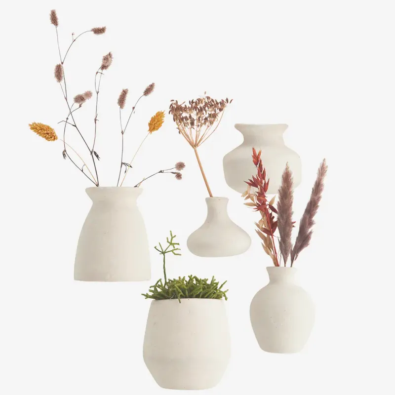 Vases muraux en papier maché