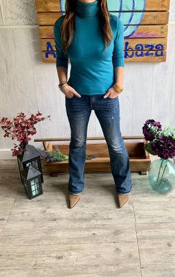 Jersey básico cuello vuelto Jersey básico cuello vuelto