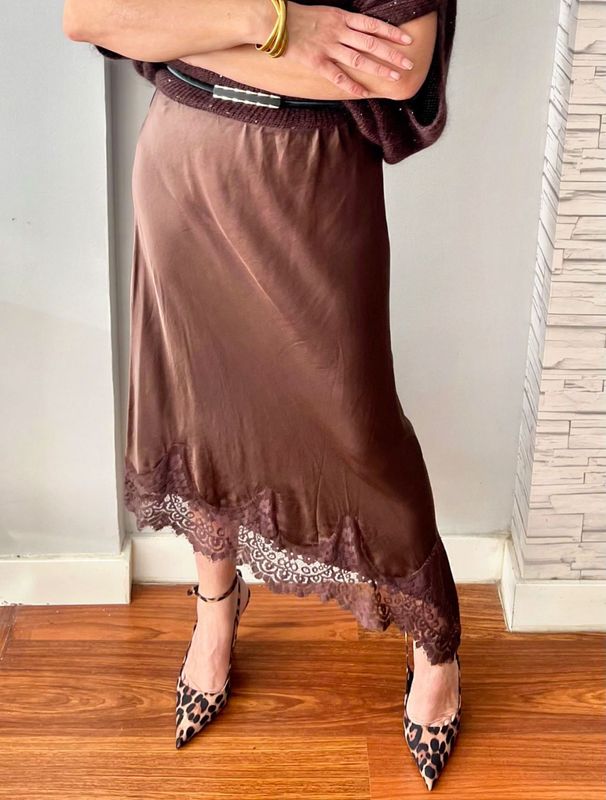 Falda Satinada Lencera