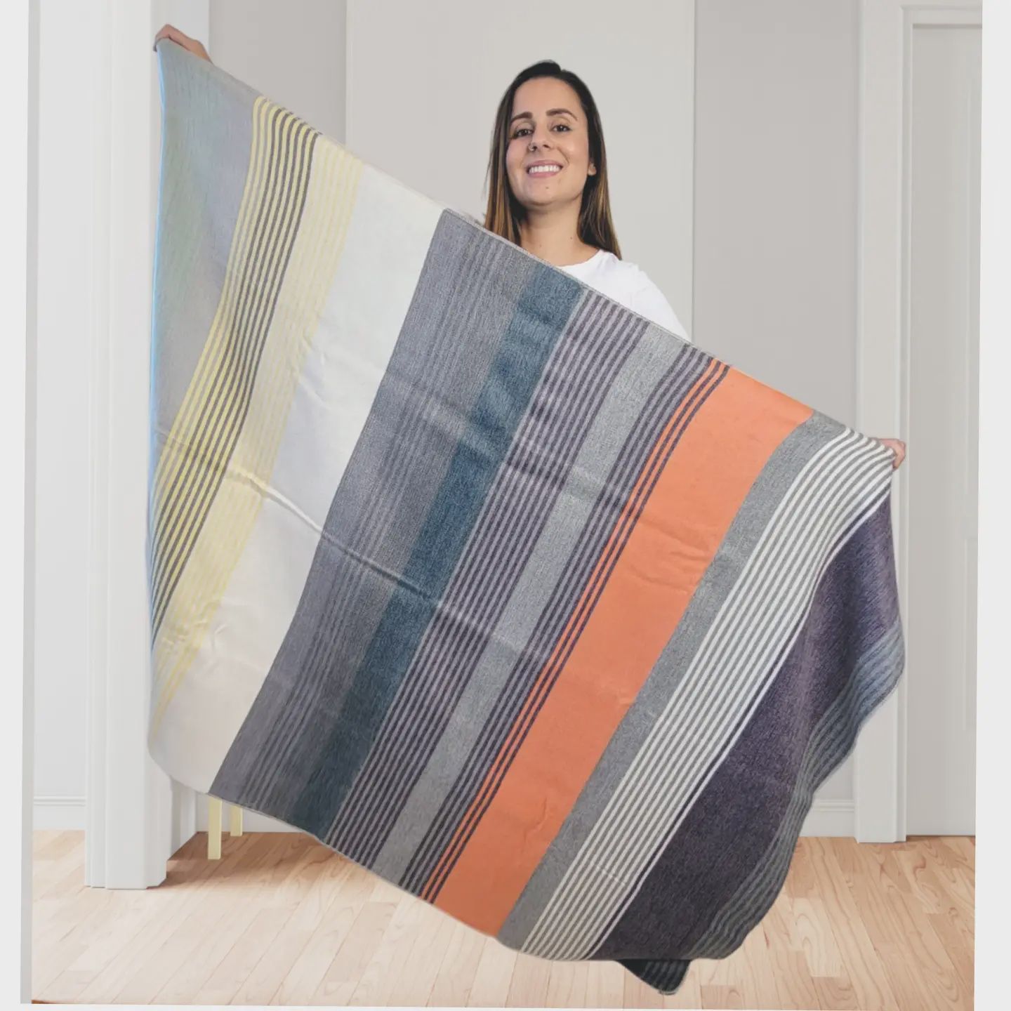 Sucre Alpaca Throw Blanket