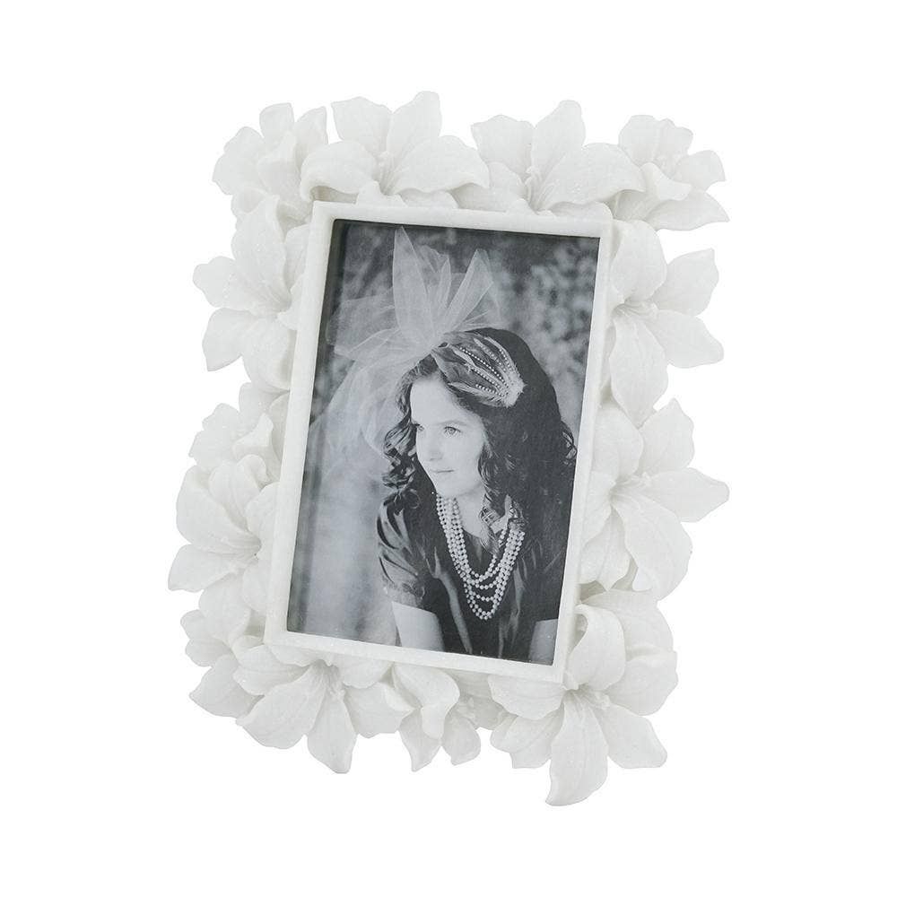 6.5x1x8.5" Photo Frame, 4x6 Opening - White