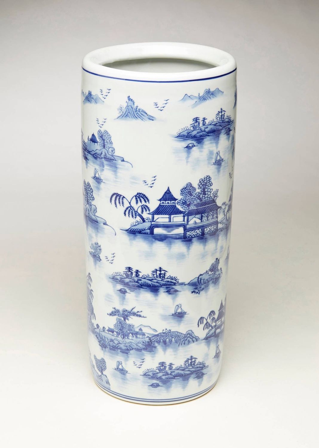Blue Willow Design Umbrella Stand