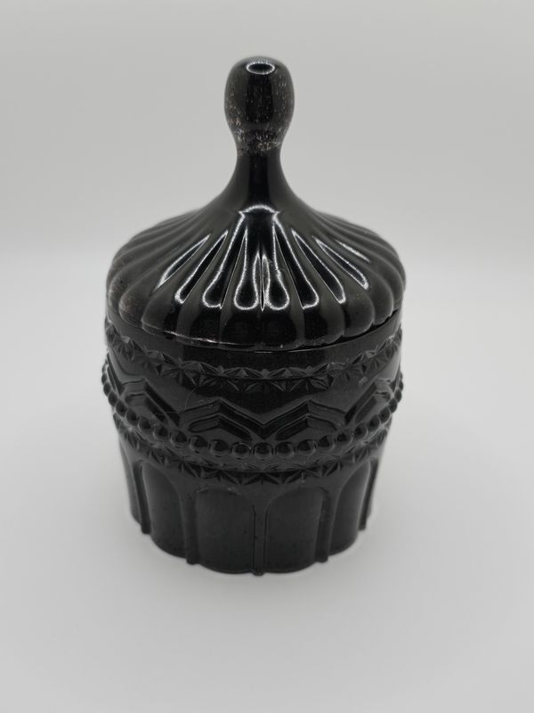 black jar