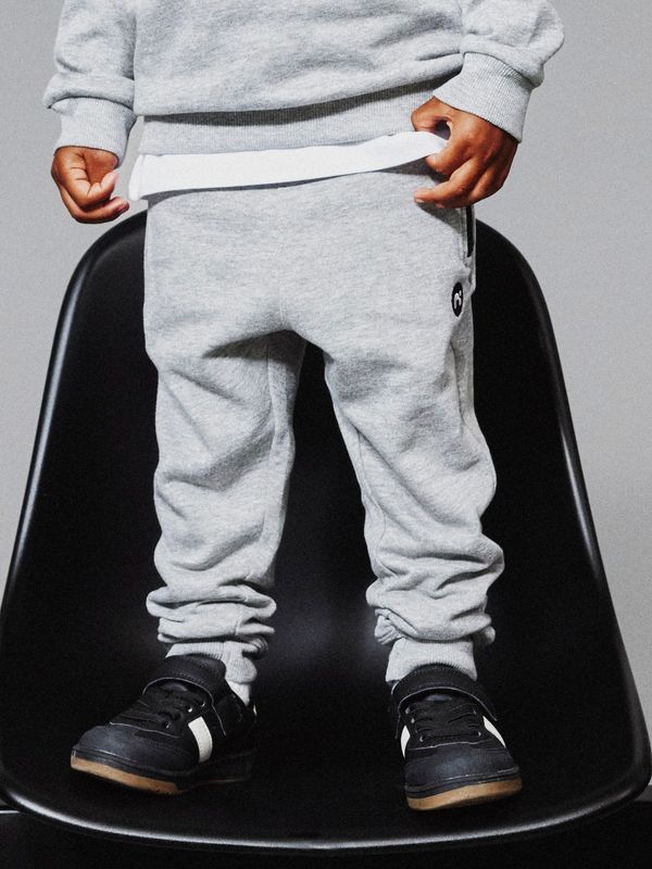 13220380 Basic Needs Joggingbroek Grijs Melange