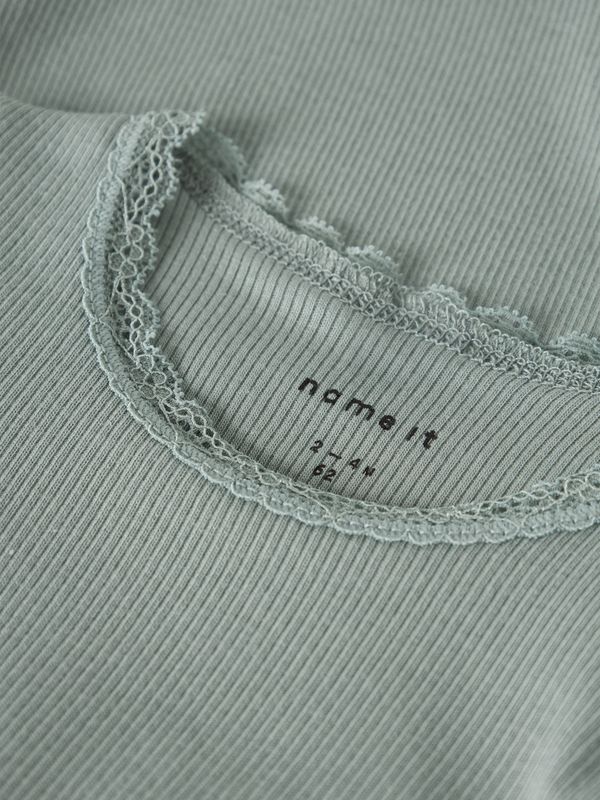 NAME IT rib rompertje met kant – lichtgroen 13198038