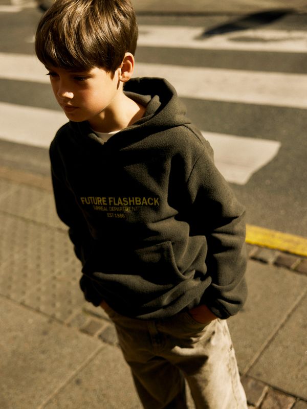13258249 NAME IT Fleece Hoodie Future Flashback Donkergroen