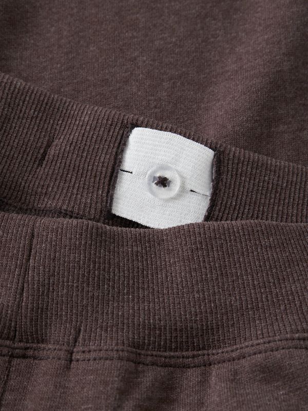 13220322 – Bruine Joggingbroek met Ritszakken voor Jongens