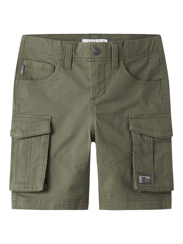 13198124 – Olijfgroene cargo short voor jongens
