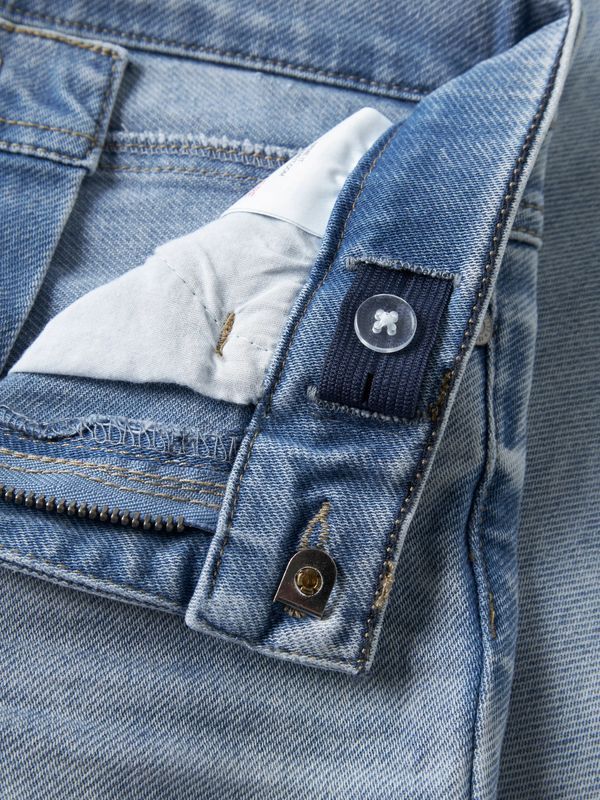 13237052 – Lichtblauwe straight fit jeans voor jongens (Light Blue Denim)
